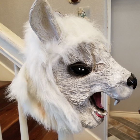 New Llama/ Wolf/ Dog Mask 🎃 - Picture 1 of 2